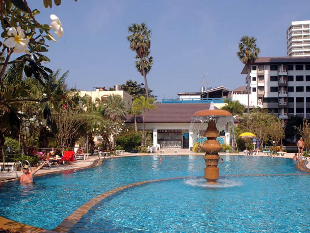 Apartments At View Talay Pattaya Exterior photo