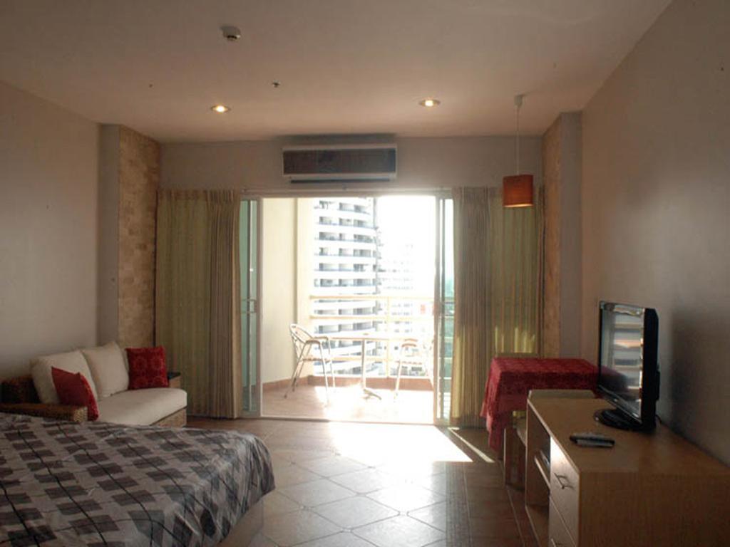 Apartments At View Talay Pattaya Exterior photo